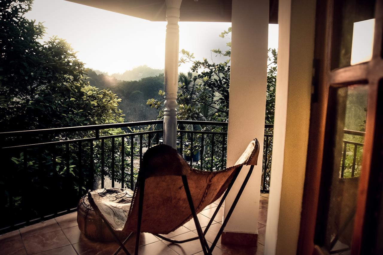 Heavens Door Guest Inn Kandy Exterior photo